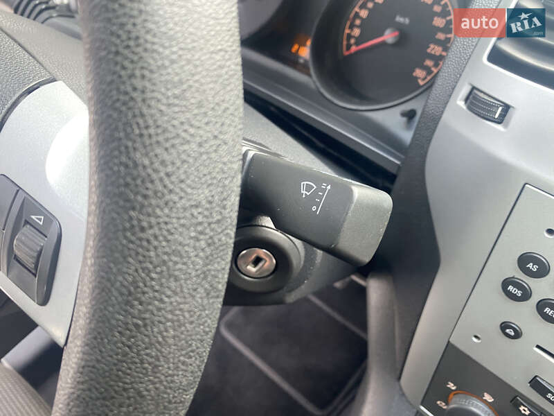 Минивэн Opel Zafira 2009 в Луцке