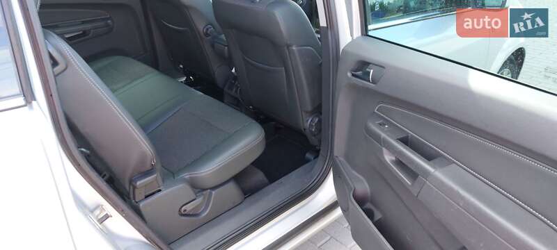 Минивэн Opel Zafira 2011 в Нововолынске