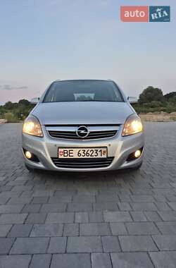 Минивэн Opel Zafira 2011 в 