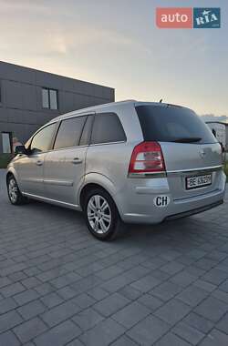 Минивэн Opel Zafira 2011 в 