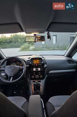 Минивэн Opel Zafira 2011 в 