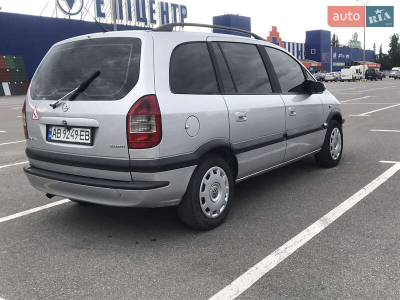 Мінівен Opel Zafira 2004 в Кам'янець-Подільському