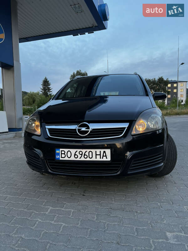 Минивэн Opel Zafira 2006 в Кременце
