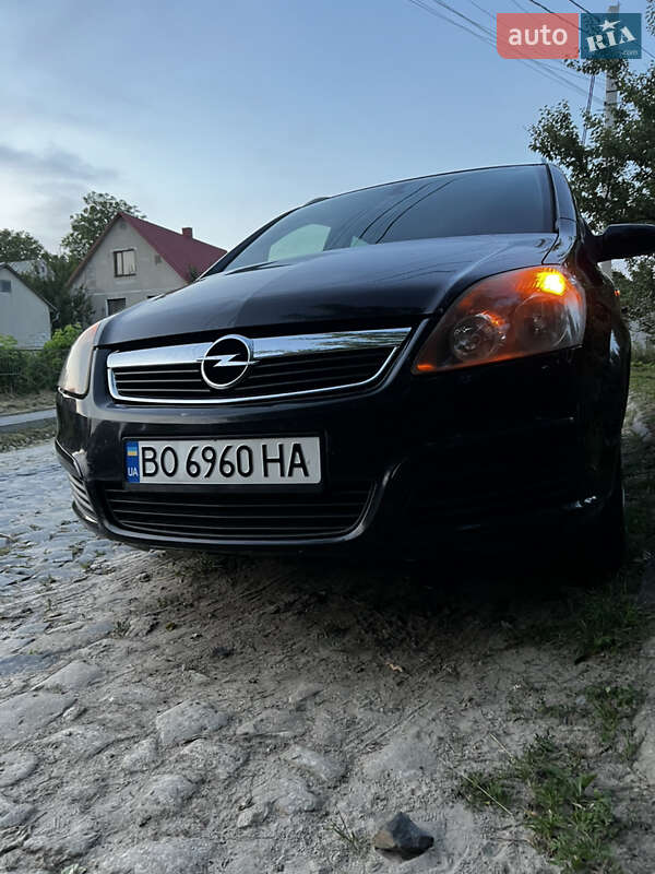 Минивэн Opel Zafira 2006 в Кременце