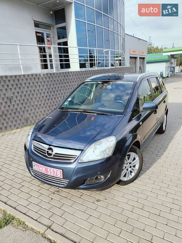 Opel Zafira 2012