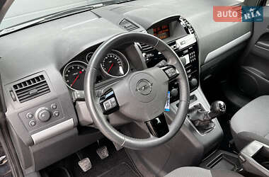 Минивэн Opel Zafira 2011 в 