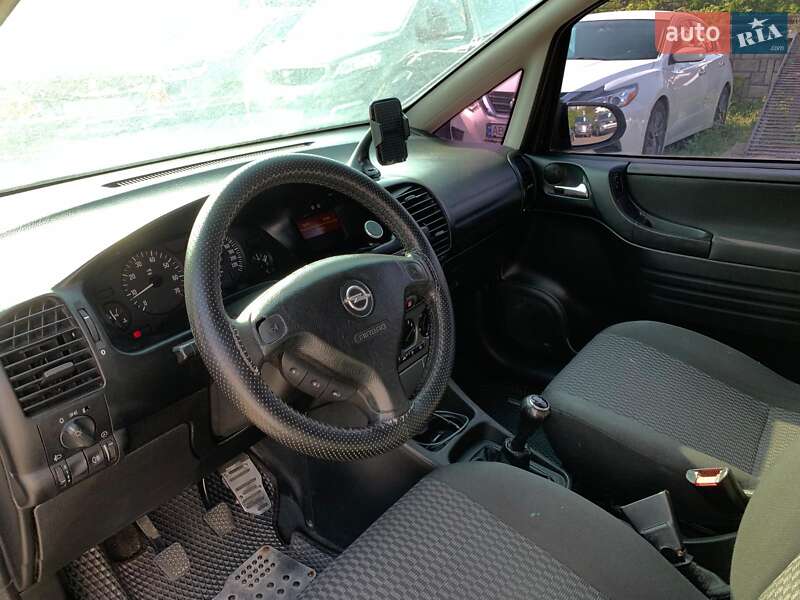 Минивэн Opel Zafira 2004 в Виннице
