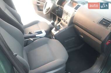 Минивэн Opel Zafira 2010 в 