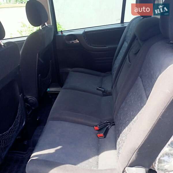 Минивэн Opel Zafira 2000 в Кропивницком