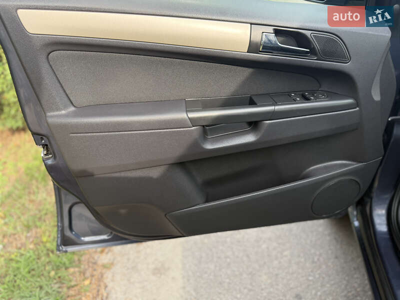 Мінівен Opel Zafira 2008 в Борисполі
