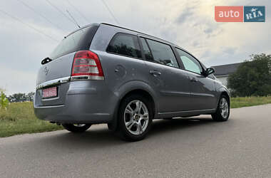 Минивэн Opel Zafira 2008 в 