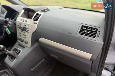 Минивэн Opel Zafira 2008 в 