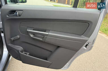Минивэн Opel Zafira 2008 в 