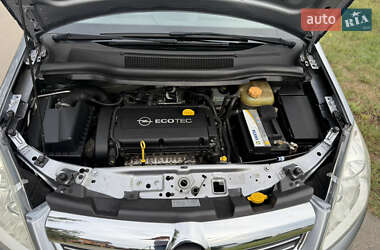 Минивэн Opel Zafira 2008 в 