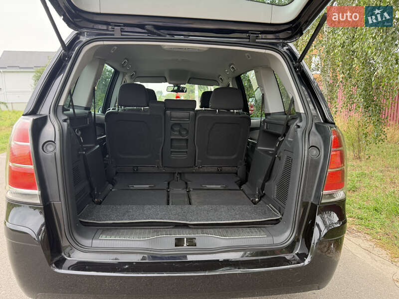 Минивэн Opel Zafira 2008 в Борисполе