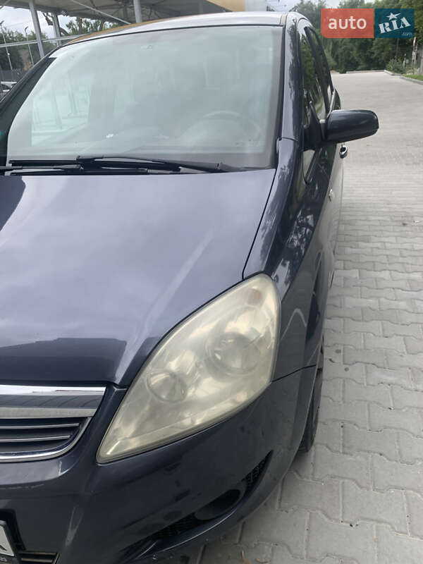 Минивэн Opel Zafira 2008 в Луцке