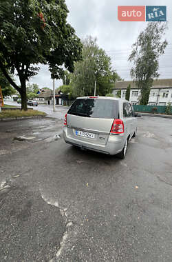 Минивэн Opel Zafira 2011 в 