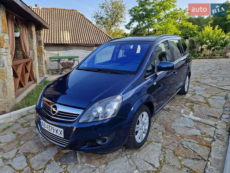 Opel Zafira 2011