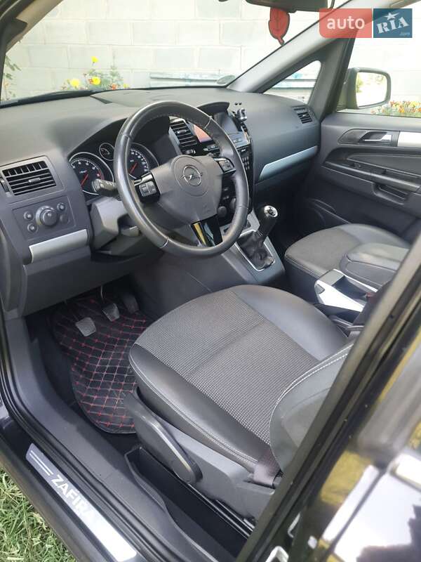 Минивэн Opel Zafira 2010 в Харькове