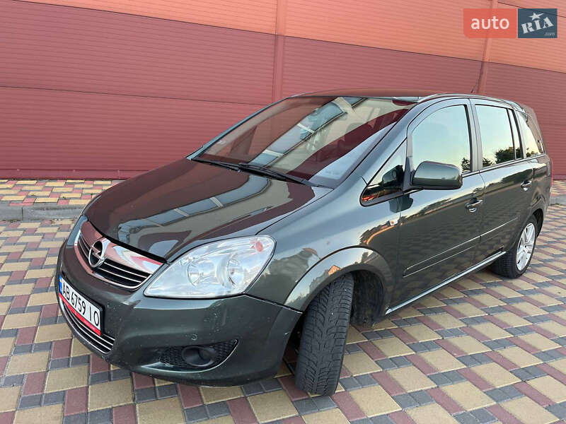 Минивэн Opel Zafira 2010 в Гайсине