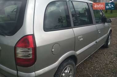 Минивэн Opel Zafira 2004 в Меденичах