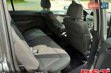 Минивэн Opel Zafira 2009 в 