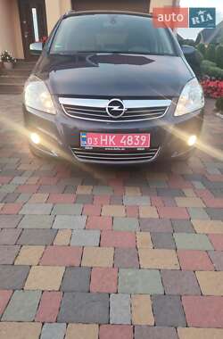 Мінівен Opel Zafira 2011 в Луцьку