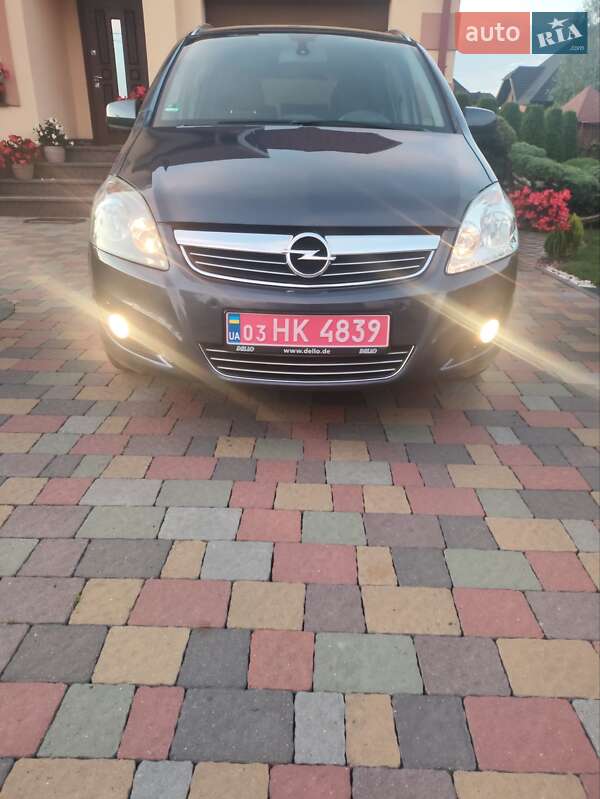 Opel Zafira 2011