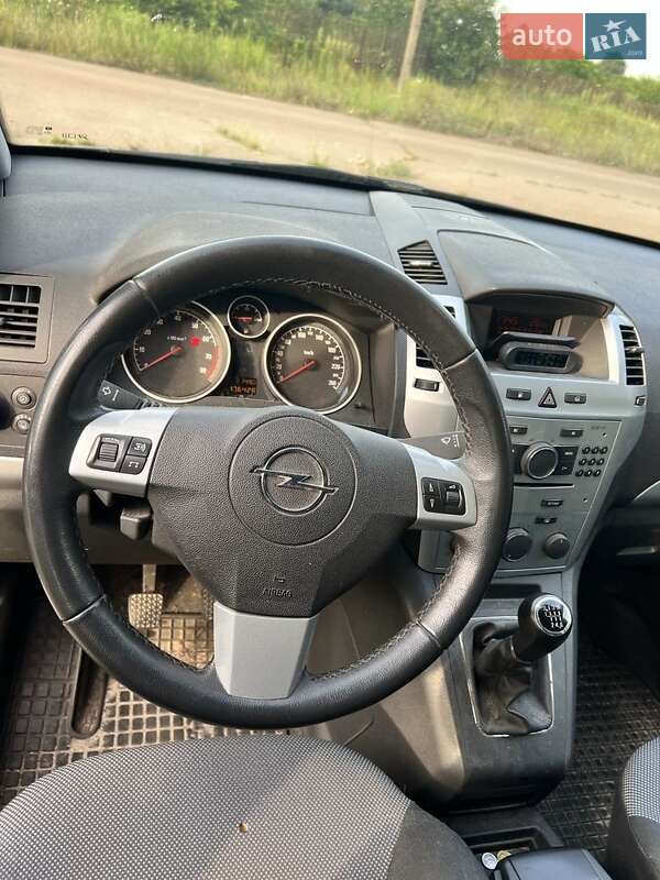 Минивэн Opel Zafira 2012 в Остер фото 12 Минивэн Opel Zafira 2012 в Остер