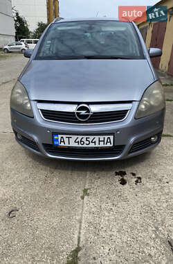 Минивэн Opel Zafira 2005 в Ивано-Франковске
