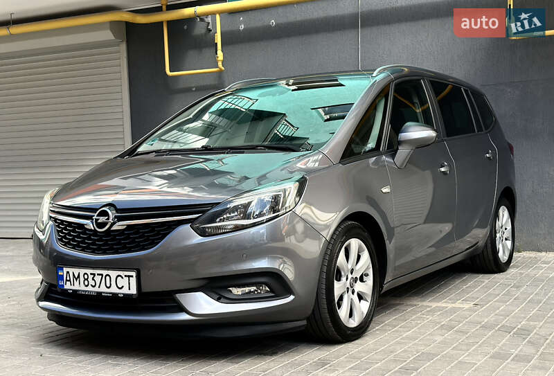 Opel Zafira 2016
