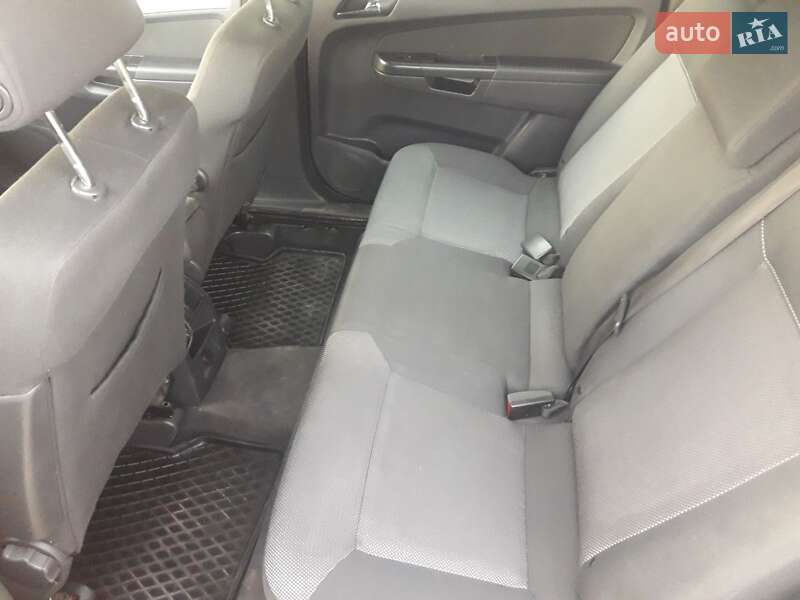Минивэн Opel Zafira 2012 в Славуте