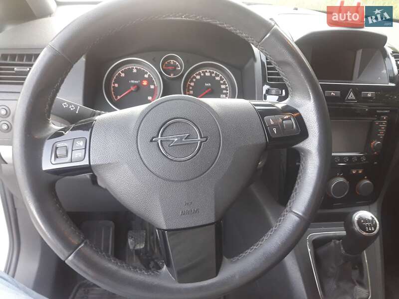 Минивэн Opel Zafira 2012 в Славуте