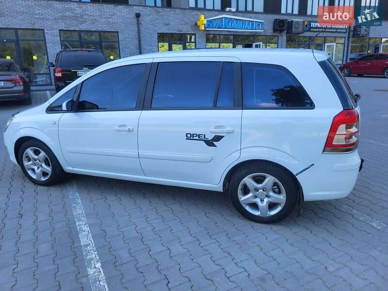 Мінівен Opel Zafira 2008 в Хмельницькому