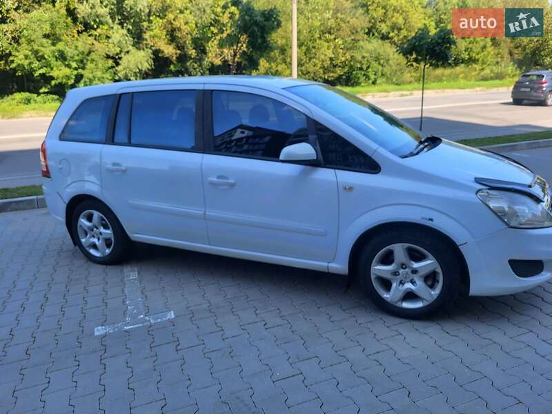 Мінівен Opel Zafira 2008 в Хмельницькому