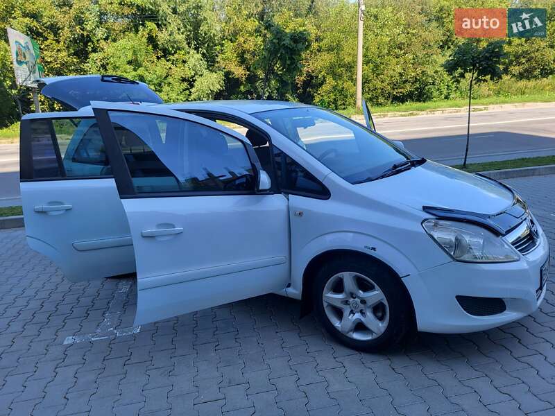 Мінівен Opel Zafira 2008 в Хмельницькому