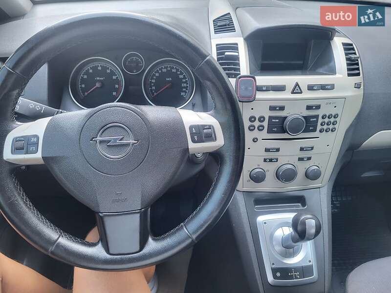 Мінівен Opel Zafira 2008 в Хмельницькому