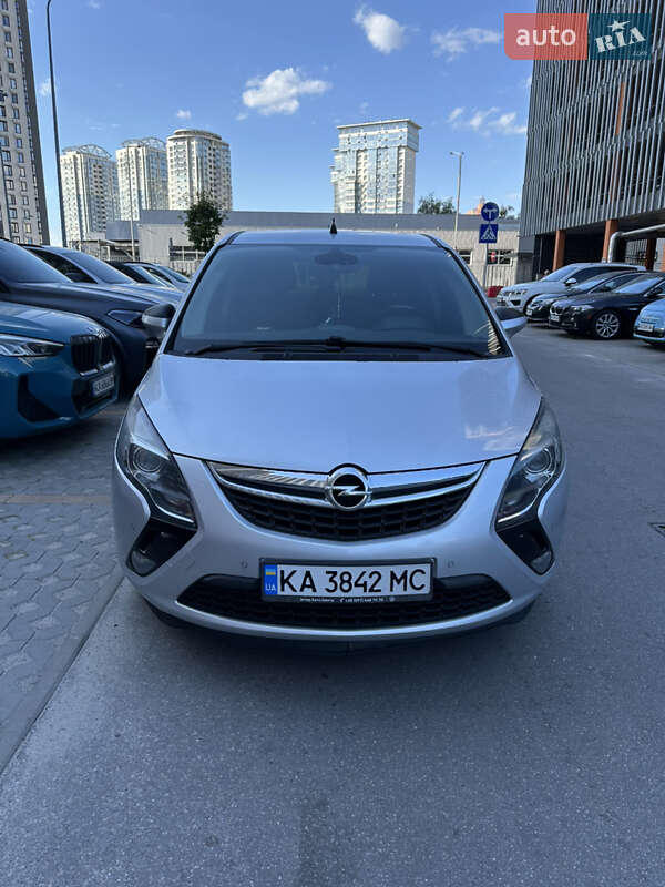 Opel Zafira 2014