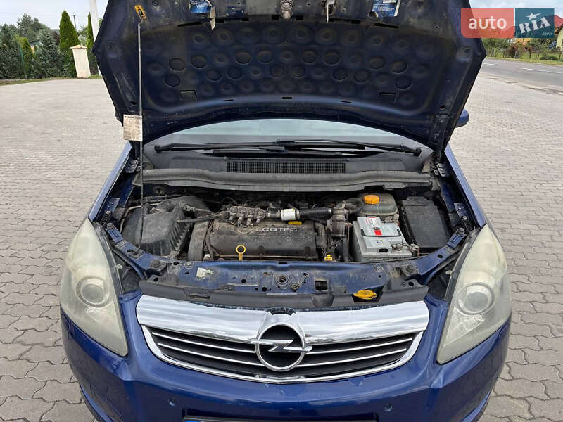 Минивэн Opel Zafira 2009 в Львове