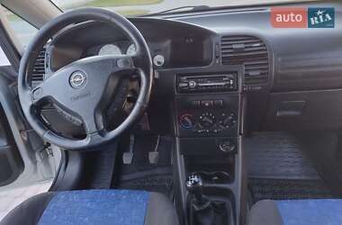 Минивэн Opel Zafira 2002 в Сумах