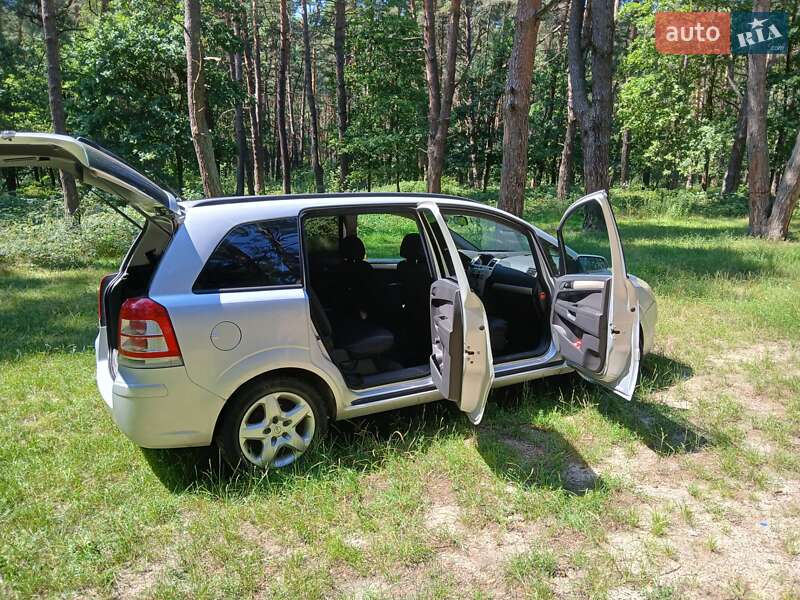 Мінівен Opel Zafira 2008 в Львові