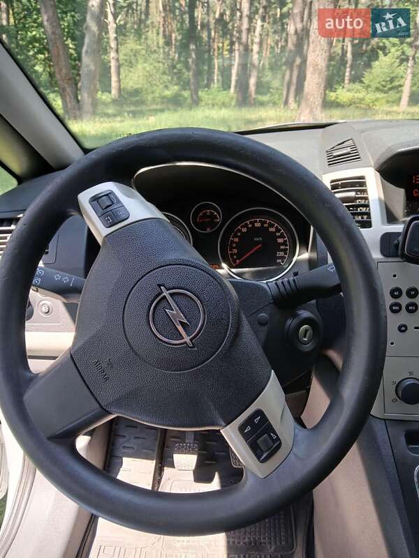 Мінівен Opel Zafira 2008 в Львові