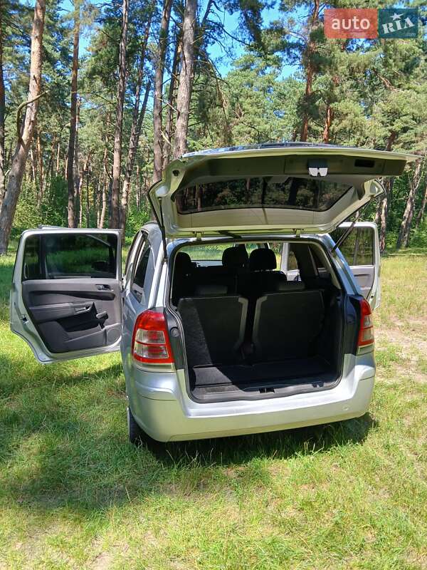 Мінівен Opel Zafira 2008 в Львові