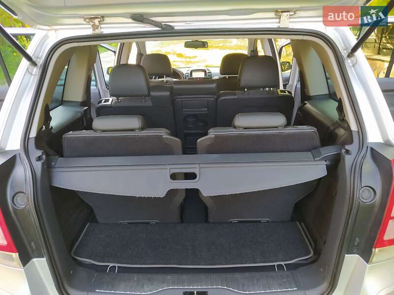 Минивэн Opel Zafira 2008 в Нетешине