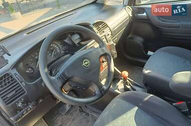 Минивэн Opel Zafira 1999 в 