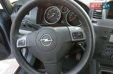 Минивэн Opel Zafira 2007 в 