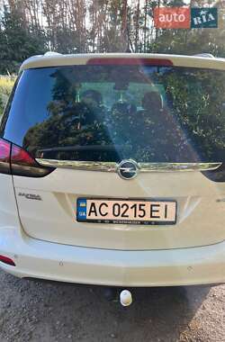 Минивэн Opel Zafira 2013 в 
