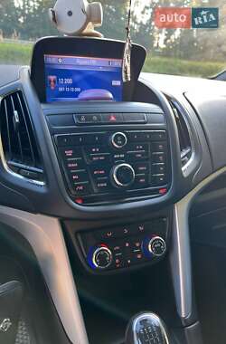 Минивэн Opel Zafira 2013 в 