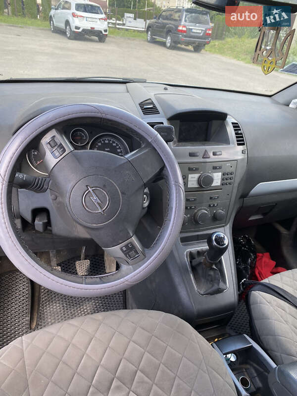 Минивэн Opel Zafira 2007 в Ивано-Франковске