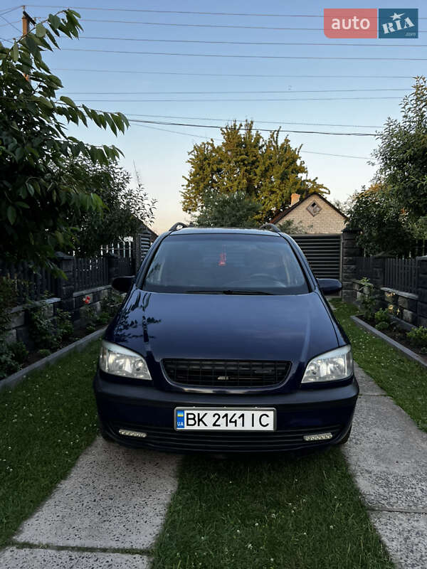Мінівен Opel Zafira 2000 в Рівному